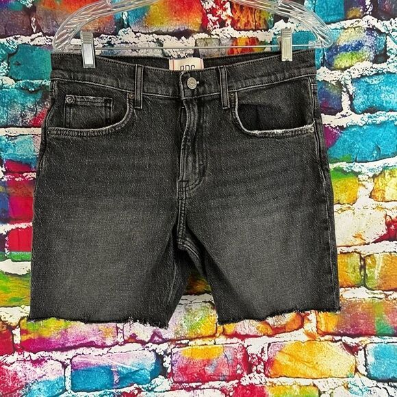 BDG Black Denim Cuff Off Shorts Size 28 Stretch - Picture 1 of 4